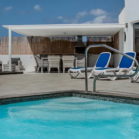 Daisy - Two Homes, One Holiday home Playa Blanca (Lanzarote)